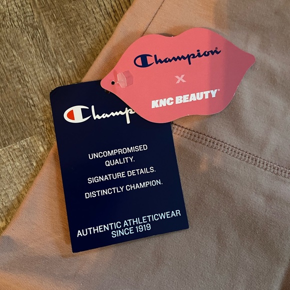 Champion x KNC Beauty biker short - Picture 2 of 6